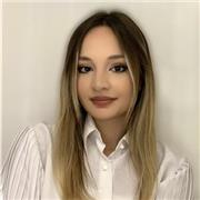 Tutor esperta offre assistenza e supporto nella stesura di tesi universitarie